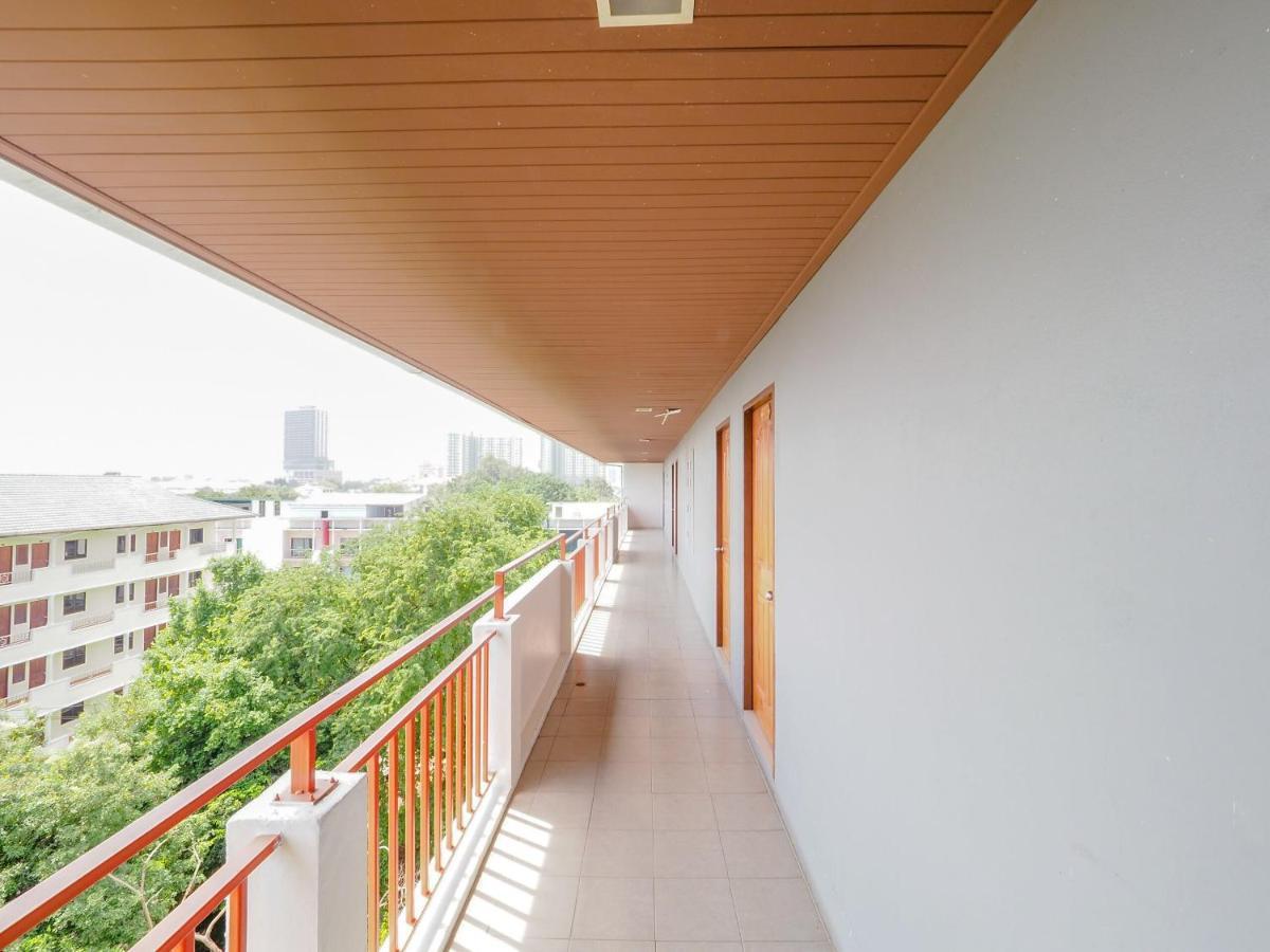 Oyo 75367 Ud Pattaya Hotel Bang Lamung Bagian luar foto