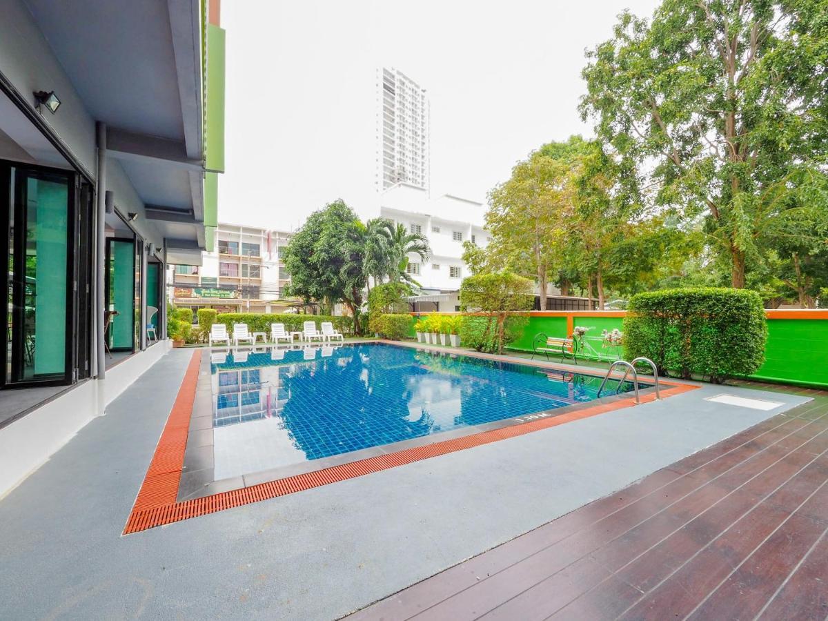 Oyo 75367 Ud Pattaya Hotel Bang Lamung Bagian luar foto