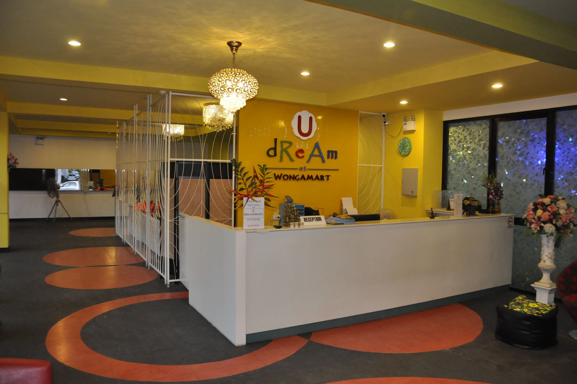 Oyo 75367 Ud Pattaya Hotel Bang Lamung Bagian luar foto