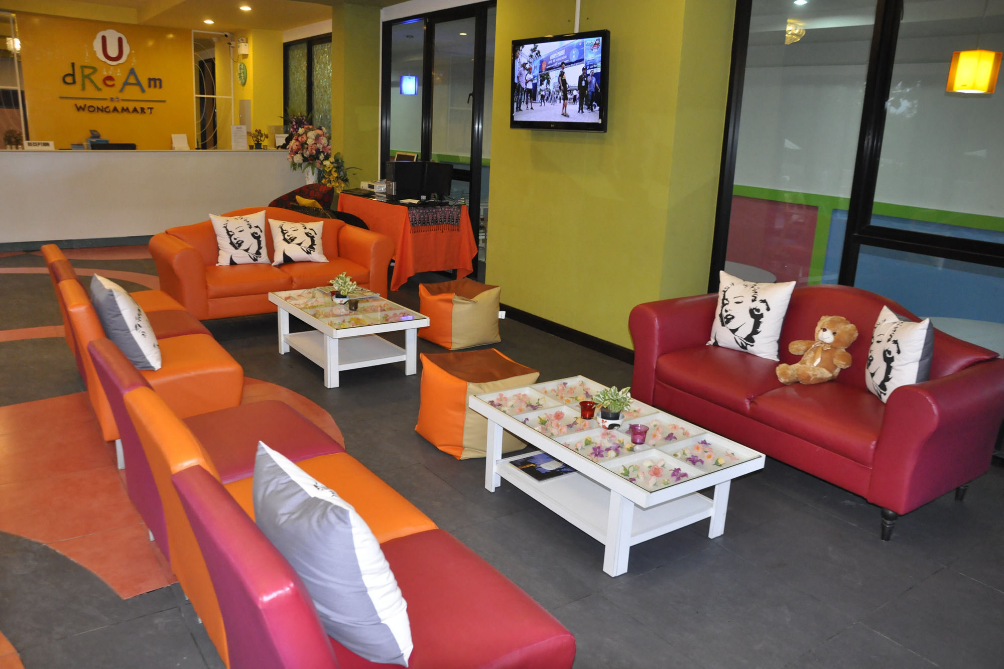 Oyo 75367 Ud Pattaya Hotel Bang Lamung Bagian luar foto