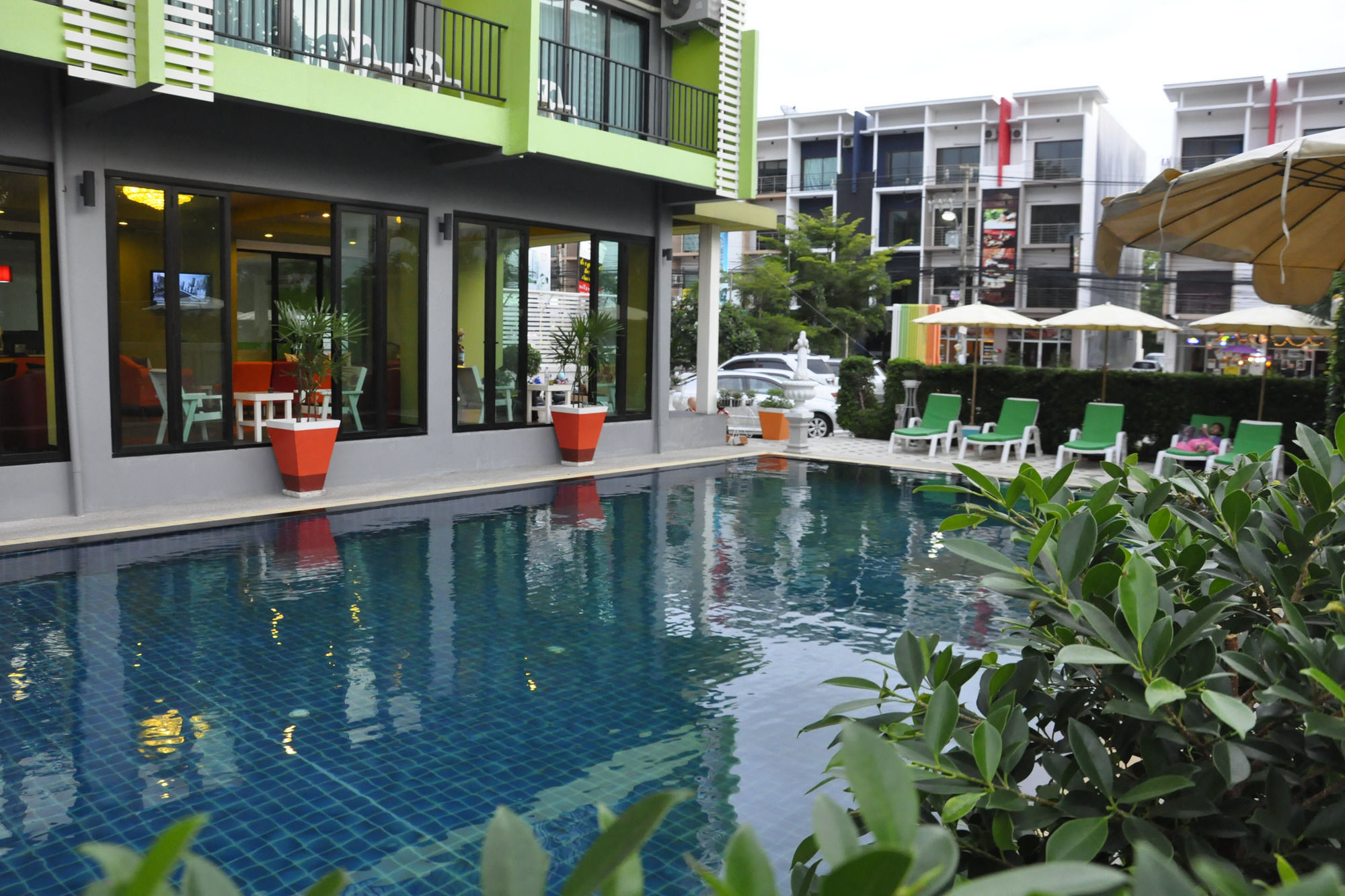 Oyo 75367 Ud Pattaya Hotel Bang Lamung Bagian luar foto